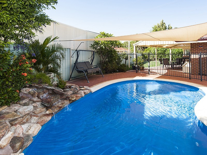 76 Lakeside Drive, Helena Valley WA 6056