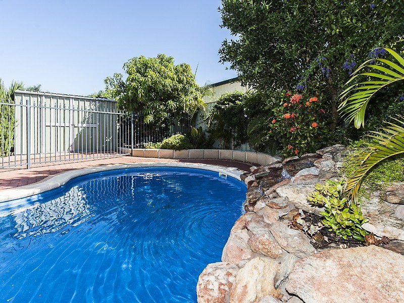 76 Lakeside Drive, Helena Valley WA 6056