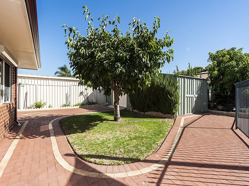 76 Lakeside Drive, Helena Valley WA 6056