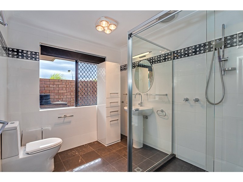 16 Hillock Circle, Leeming WA 6149