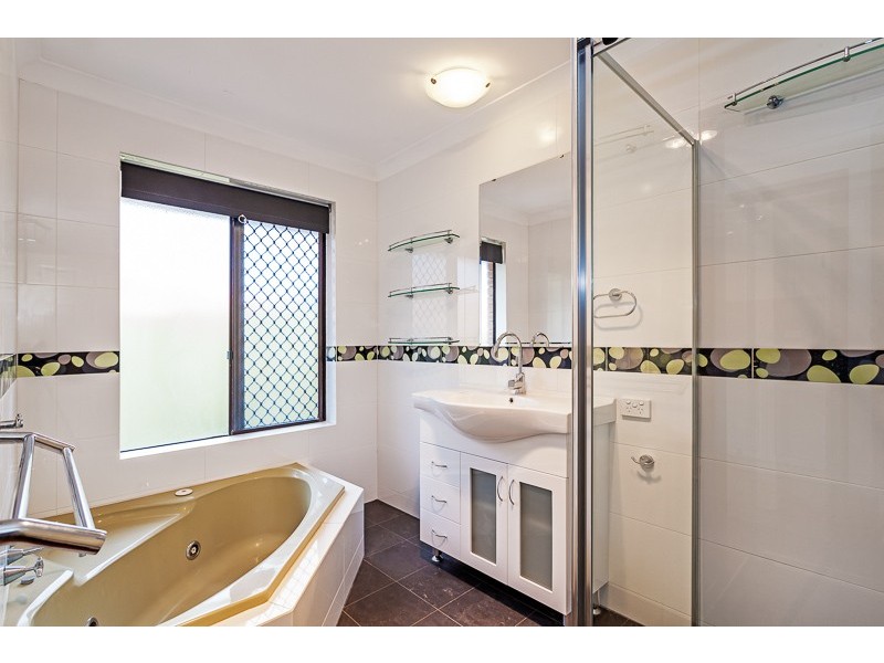 16 Hillock Circle, Leeming WA 6149