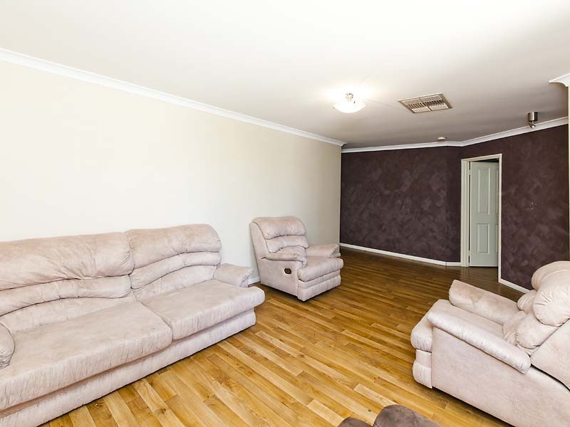 10 Narrier Close, South Guildford WA 6055