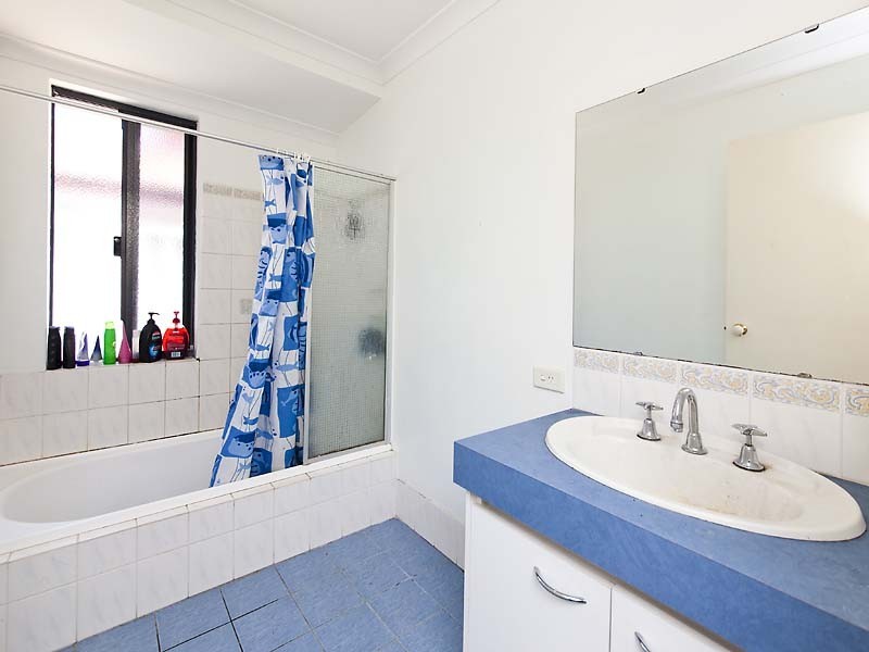 10 Narrier Close, South Guildford WA 6055