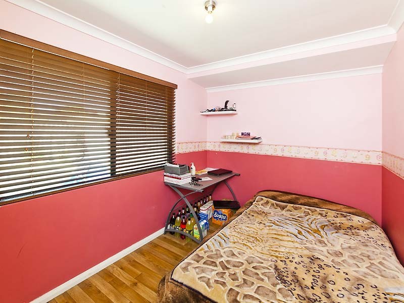 10 Narrier Close, South Guildford WA 6055