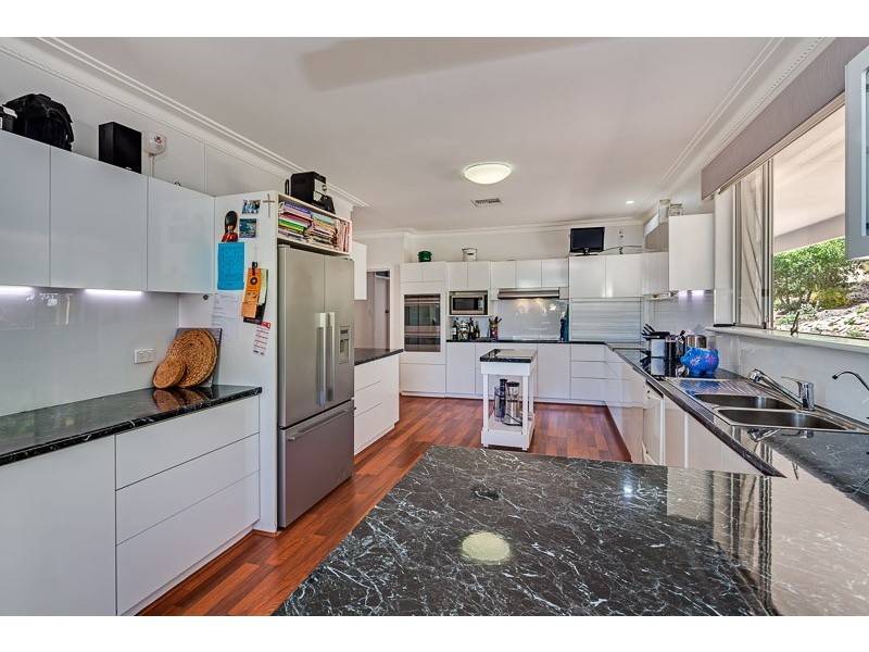 77 Holmes Road, Maida Vale WA 6057