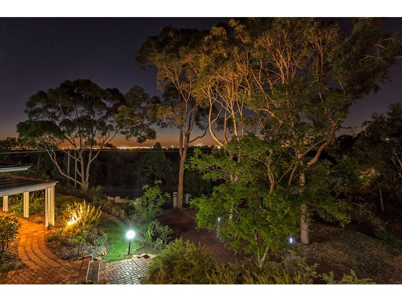 77 Holmes Road, Maida Vale WA 6057