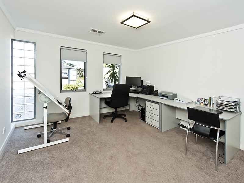 11 Steelwood Way, Helena Valley WA 6056