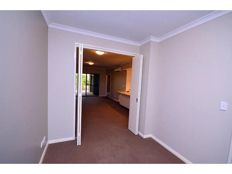 13/6 Keane, Midland WA 6056