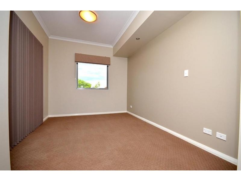 13/6 Keane, Midland WA 6056
