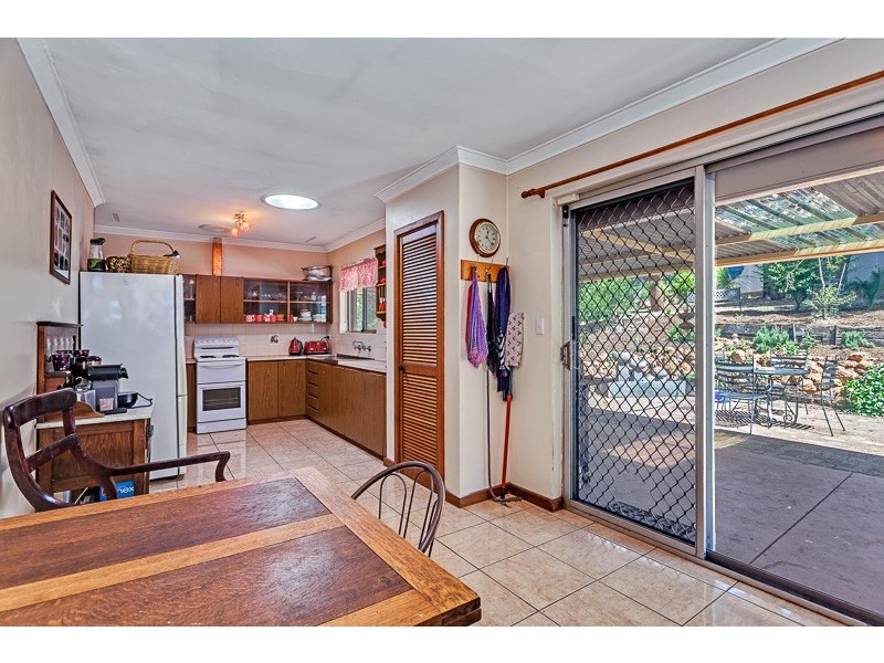 1 Henderson Road, Stoneville WA 6081