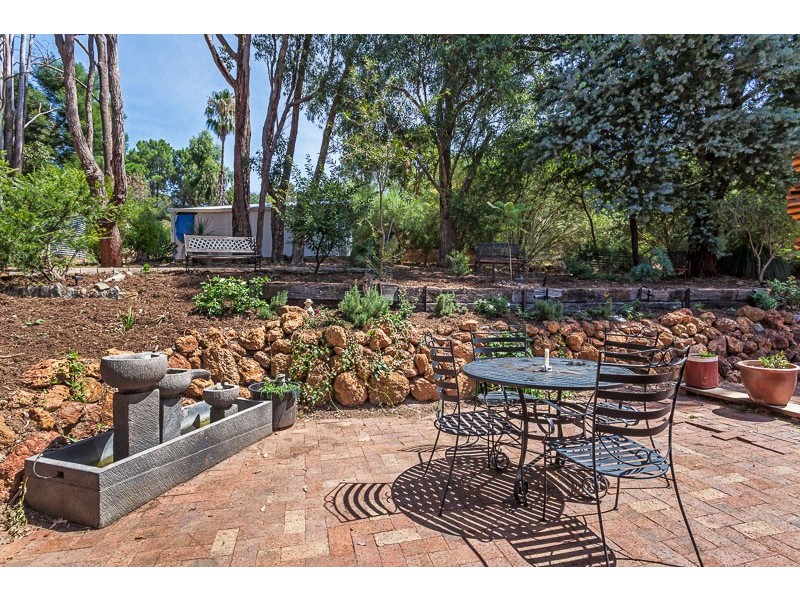 1 Henderson Road, Stoneville WA 6081