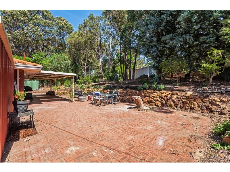 1 Henderson Road, Stoneville WA 6081