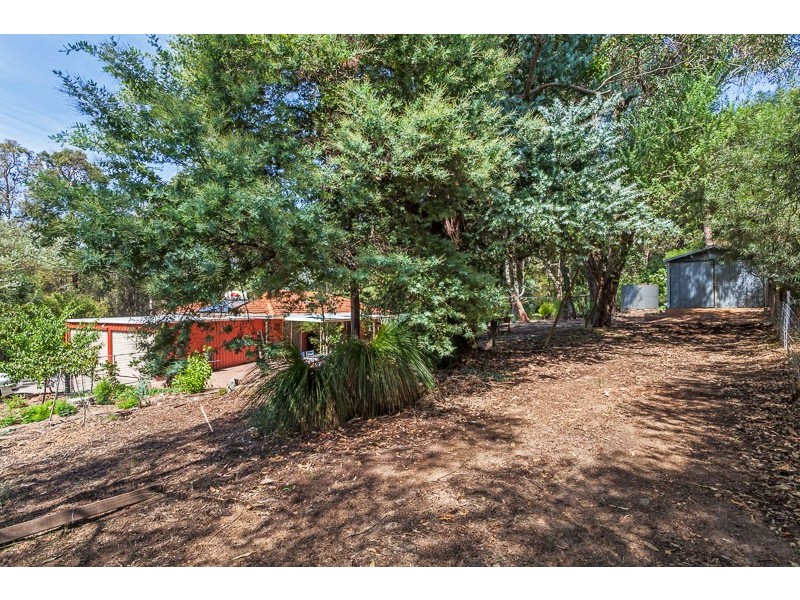 1 Henderson Road, Stoneville WA 6081