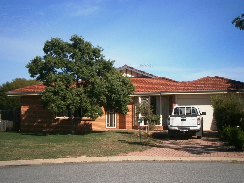 11 Claret Ash Court, Helena Valley WA 6056