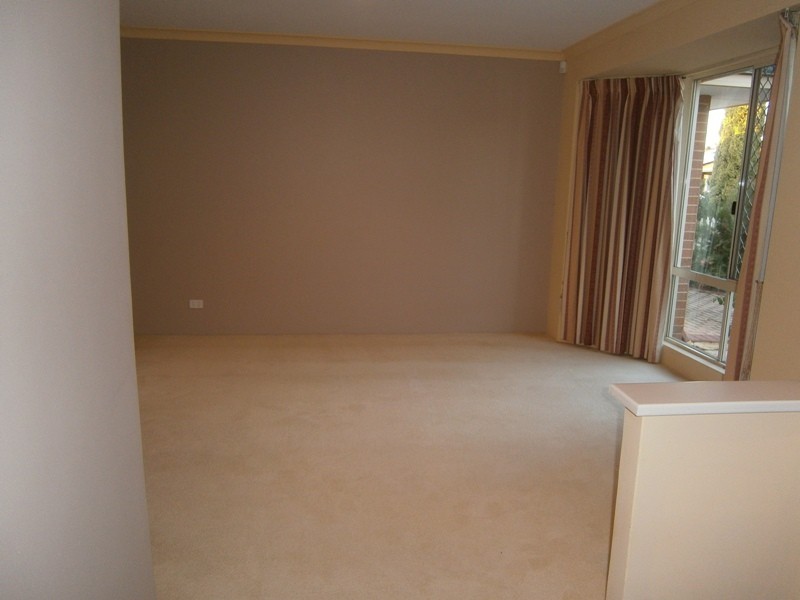 11 Claret Ash Court, Helena Valley WA 6056