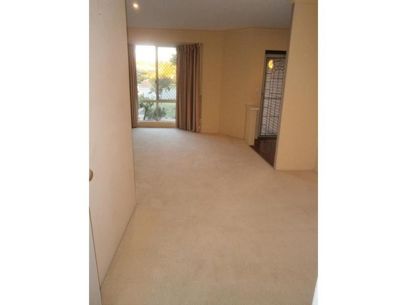 11 Claret Ash Court, Helena Valley WA 6056