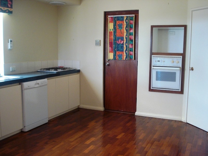 11 Claret Ash Court, Helena Valley WA 6056