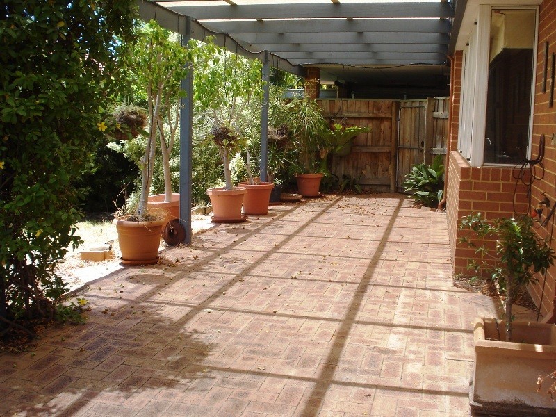 11 Claret Ash Court, Helena Valley WA 6056