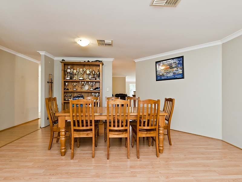 2 Desert Ash Place, Helena Valley WA 6056