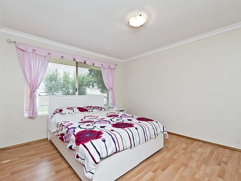 2 Desert Ash Place, Helena Valley WA 6056