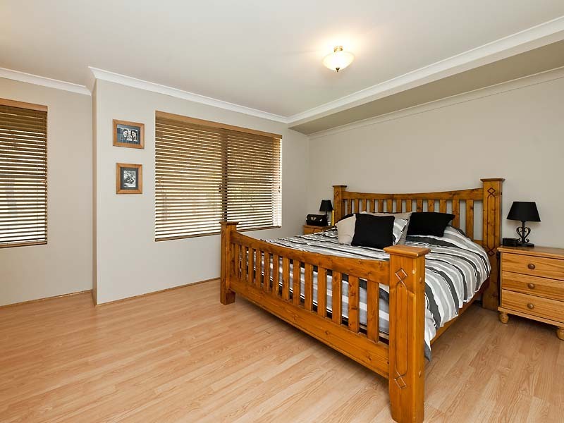 2 Desert Ash Place, Helena Valley WA 6056