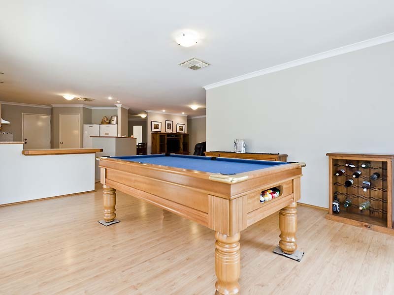 2 Desert Ash Place, Helena Valley WA 6056