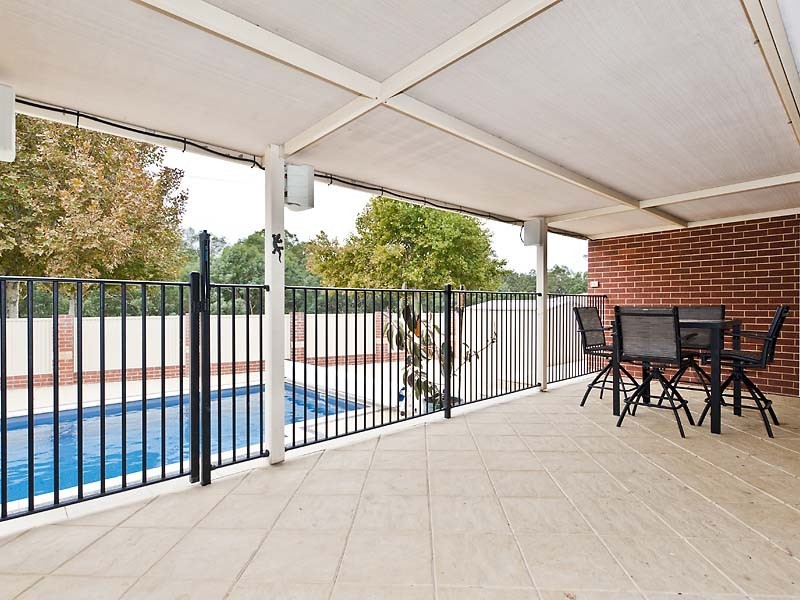 2 Desert Ash Place, Helena Valley WA 6056