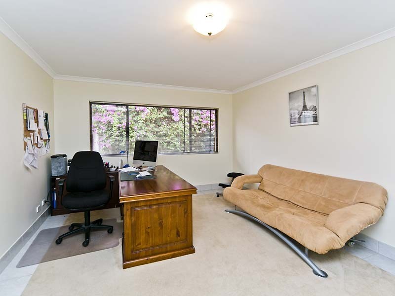 22 Robinia Rise, Helena Valley WA 6056