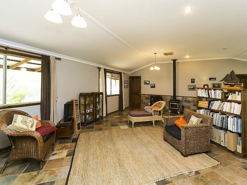 1 Hebb Court, Parkerville WA 6081