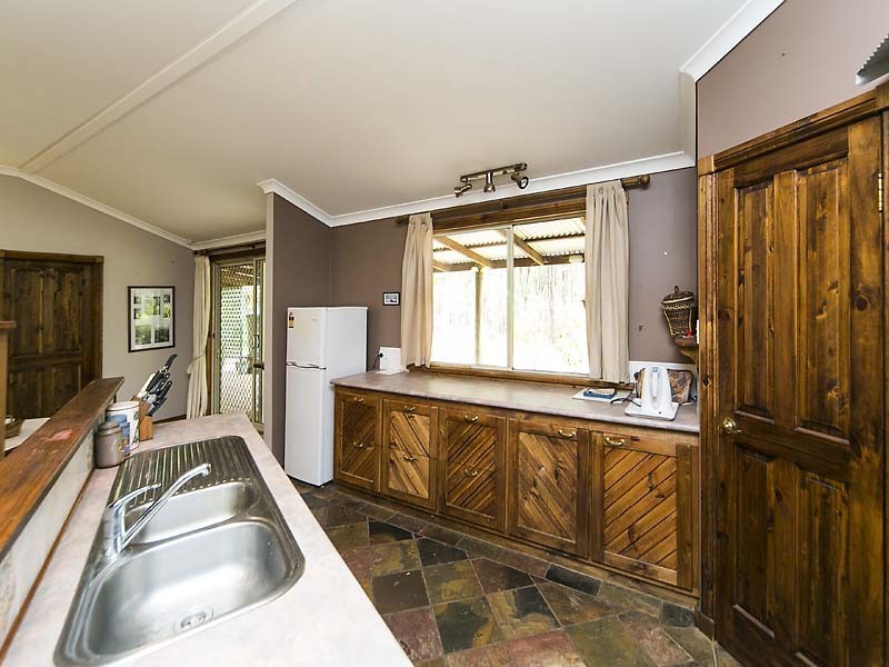 1 Hebb Court, Parkerville WA 6081