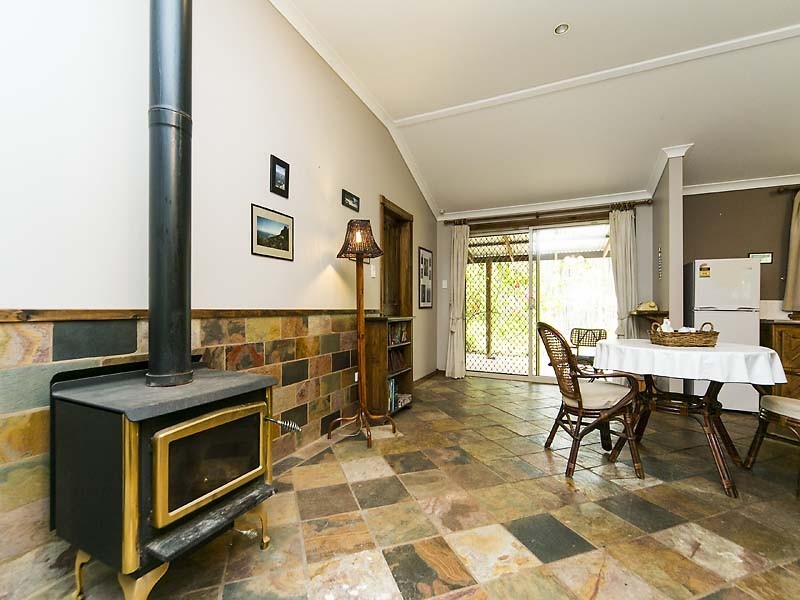 1 Hebb Court, Parkerville WA 6081