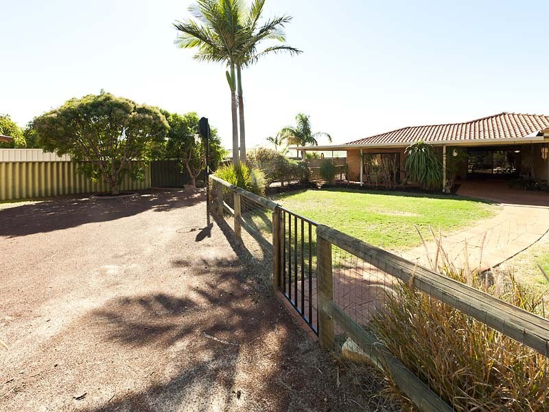 20 Tipuana Rise, Helena Valley WA 6056