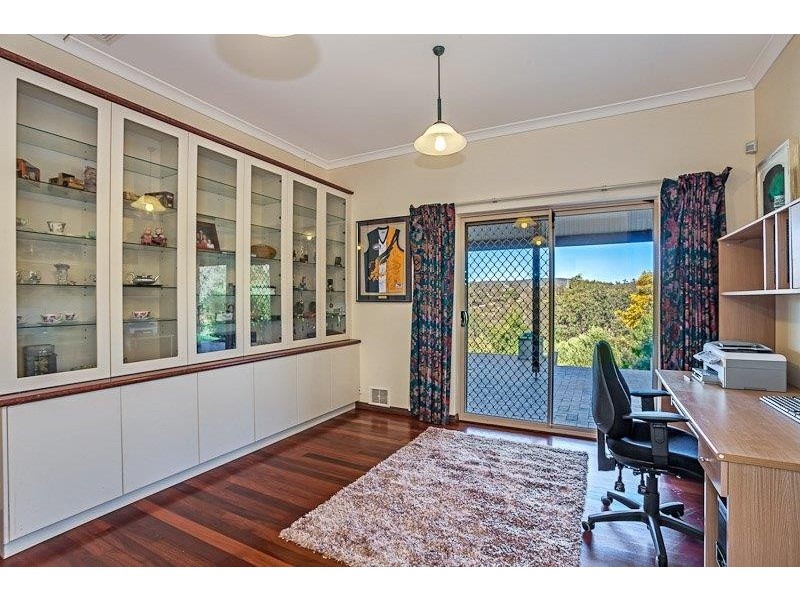 335 Ridge Hill Road, Helena Valley WA 6056