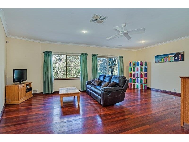 335 Ridge Hill Road, Helena Valley WA 6056