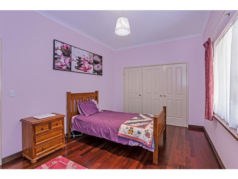 335 Ridge Hill Road, Helena Valley WA 6056