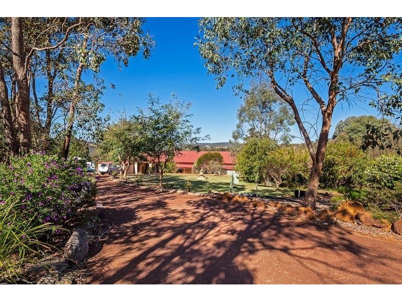 335 Ridge Hill Road, Helena Valley WA 6056