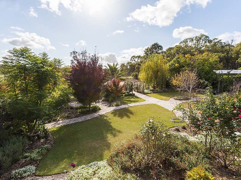 89 Burgess Rd, Gidgegannup WA 6083