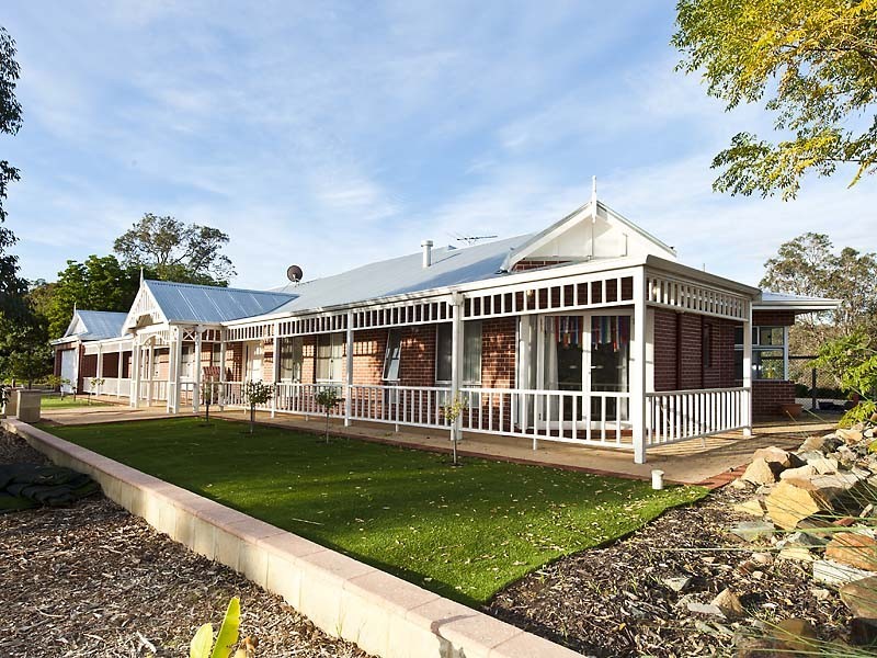 1940 Clayton Rd, Helena Valley WA 6056