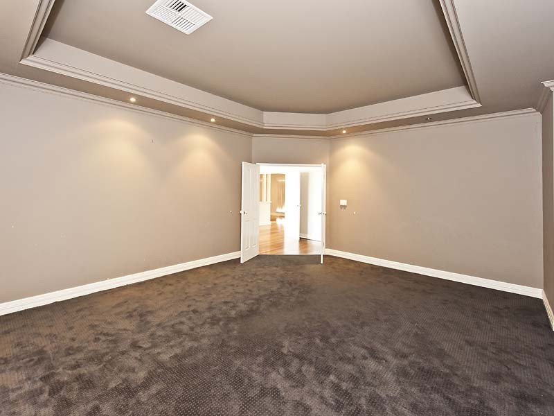 1940 Clayton Rd, Helena Valley WA 6056