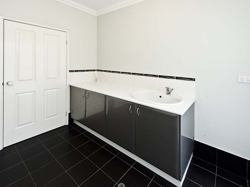 1940 Clayton Rd, Helena Valley WA 6056