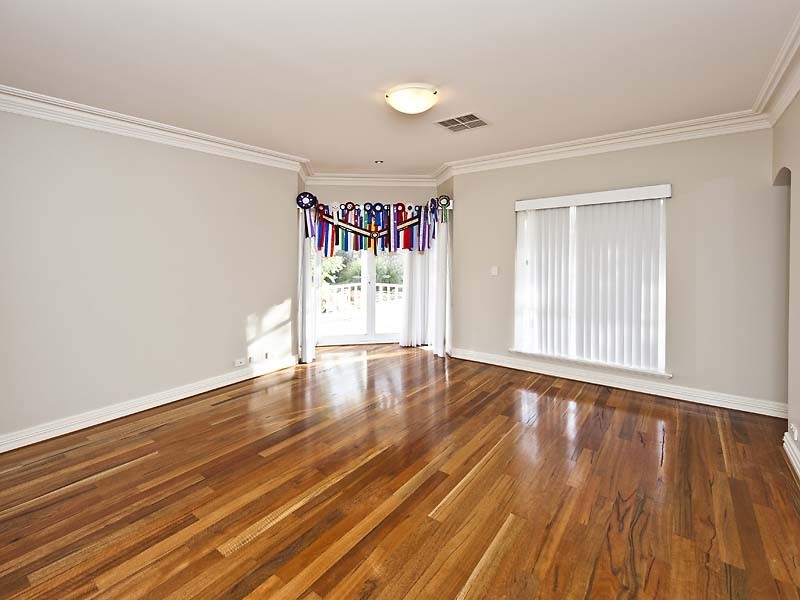 1940 Clayton Rd, Helena Valley WA 6056