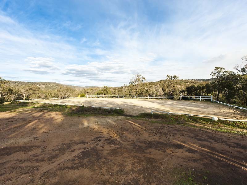 1940 Clayton Rd, Helena Valley WA 6056