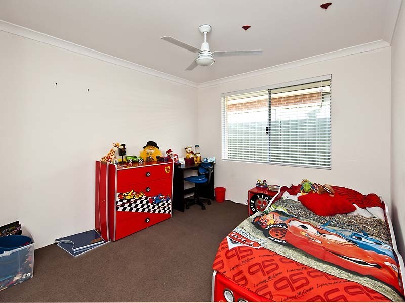 2 Kemp Court, Helena Valley WA 6056