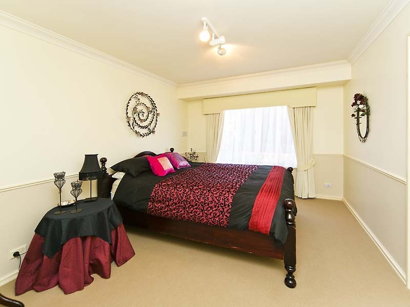 15 Mardolf Street, Lesmurdie WA 6076