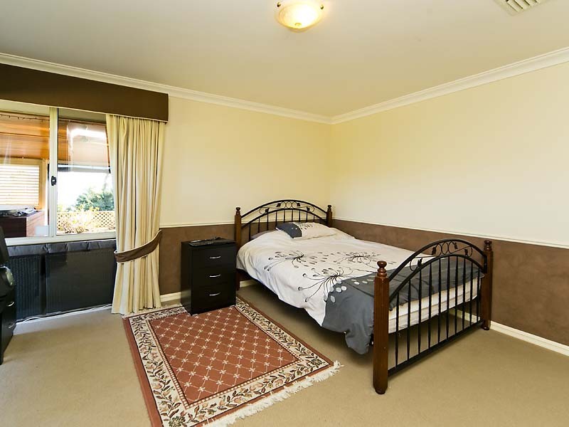 15 Mardolf Street, Lesmurdie WA 6076