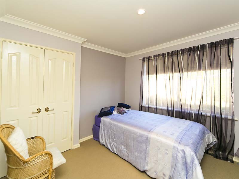 15 Mardolf Street, Lesmurdie WA 6076