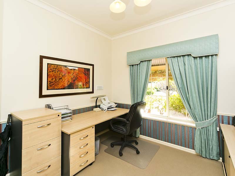 15 Mardolf Street, Lesmurdie WA 6076