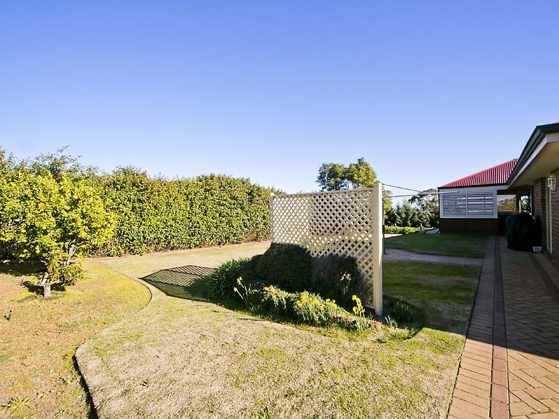 15 Mardolf Street, Lesmurdie WA 6076