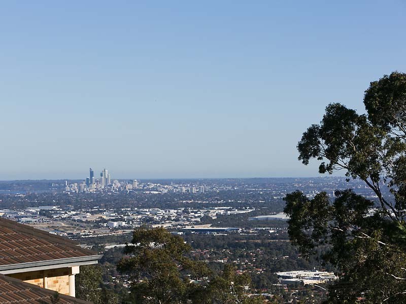 15 Mardolf Street, Lesmurdie WA 6076