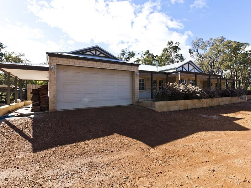4 Hillwood Grove, Gidgegannup WA 6083